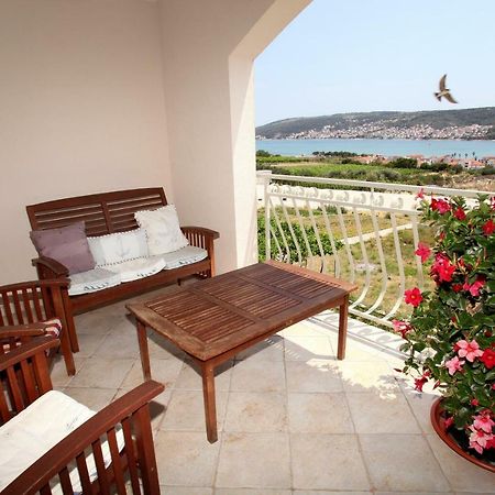Apartman Dinka Trogir Exteriör bild