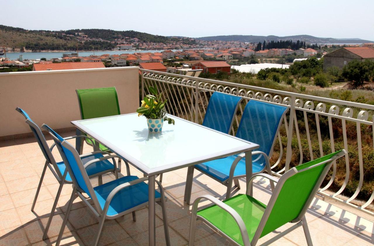 Apartman Dinka Trogir Exteriör bild