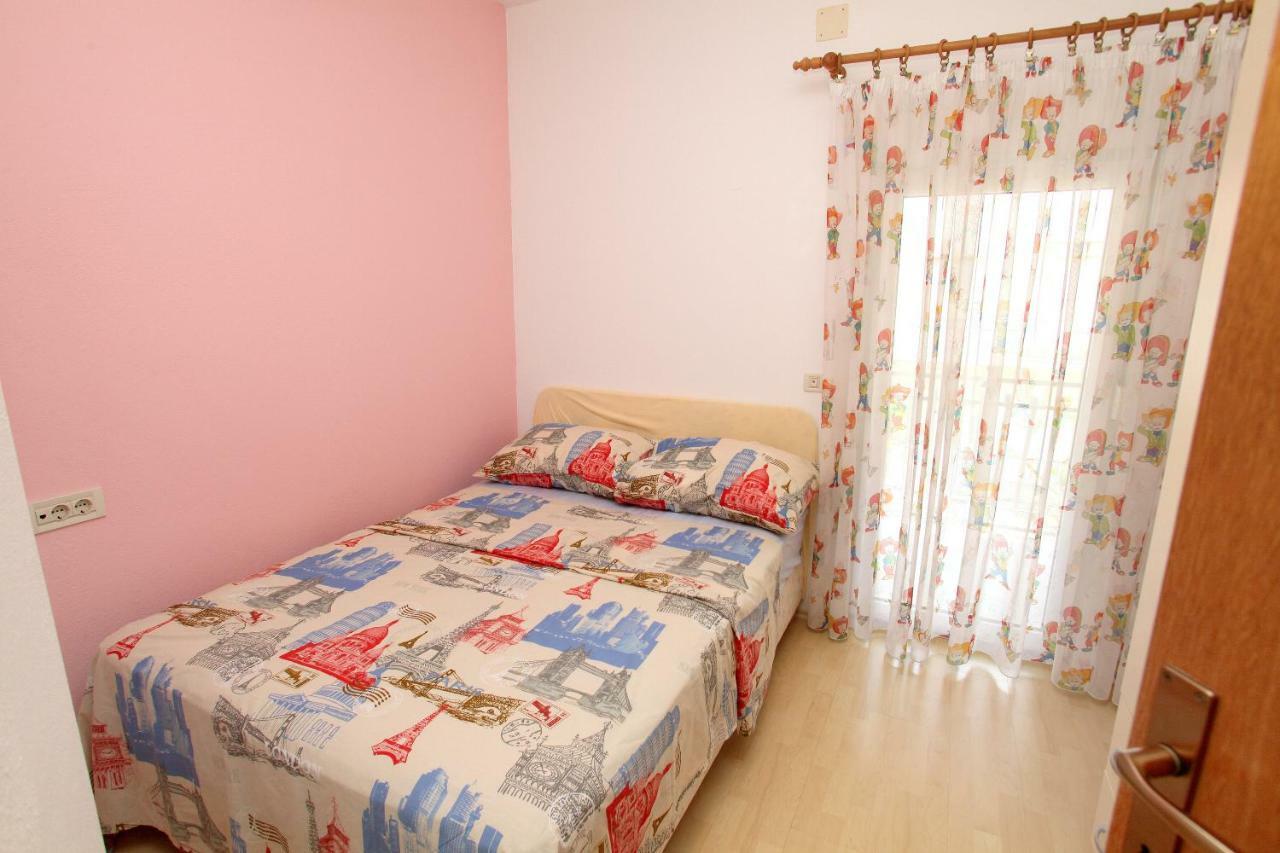Apartman Dinka Trogir Exteriör bild