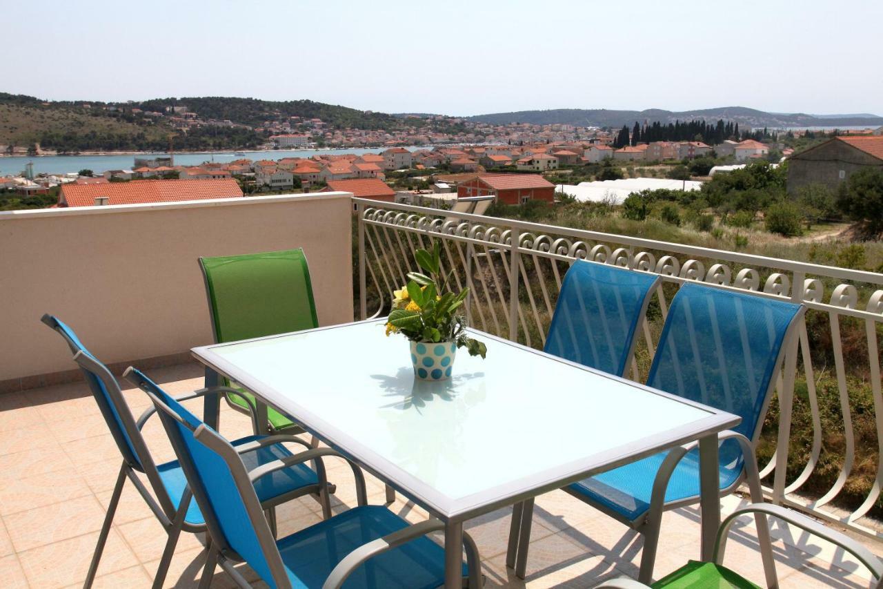 Apartman Dinka Trogir Exteriör bild