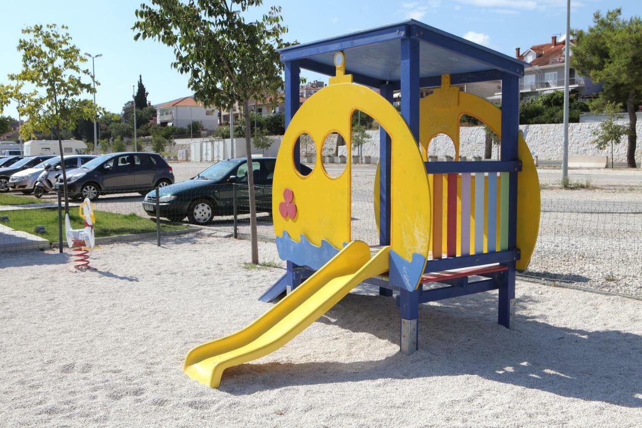 Apartman Dinka Trogir Exteriör bild