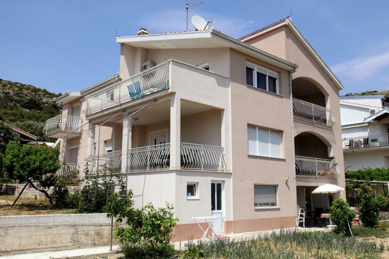 Apartman Dinka Trogir Exteriör bild